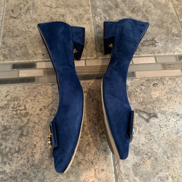 🔥Tory Burch Gigi Logo Suede Pump - Picture 5 of 8